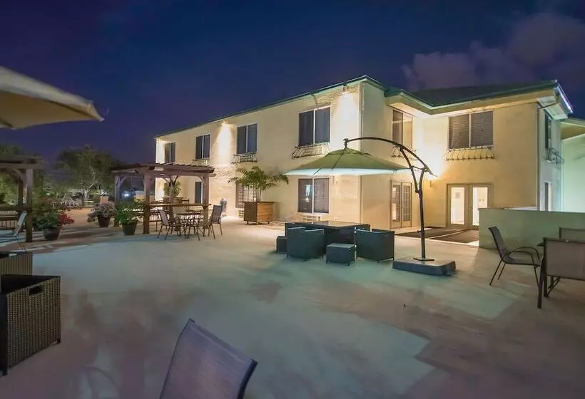 فندق Naples Park Central