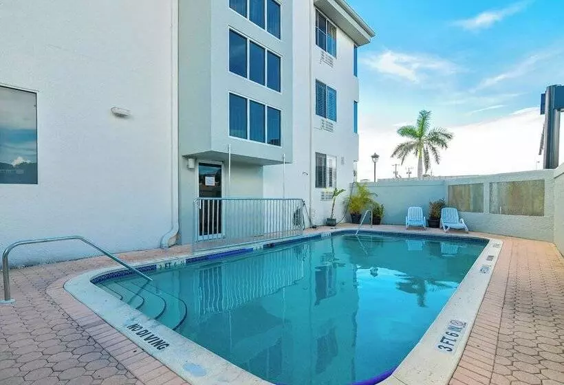 فندق Naples Park Central