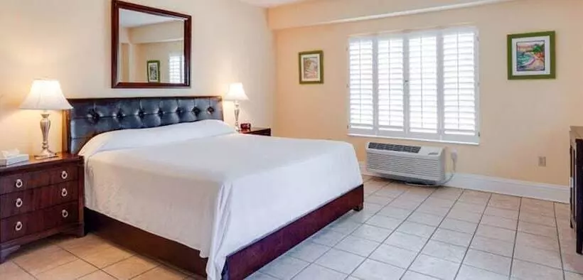 فندق Naples Park Central