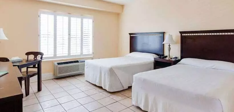 فندق Naples Park Central