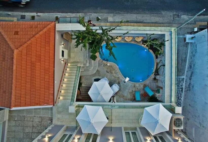 ホテル Thalassa Boutique