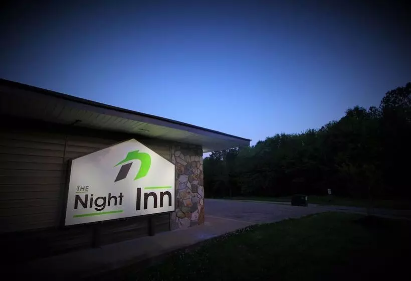 בית מלון כפרי The Night Inn