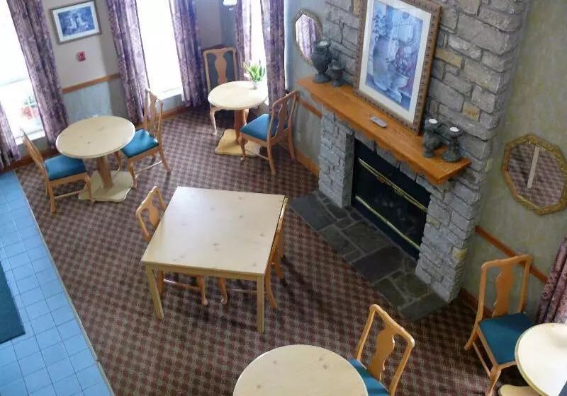 호텔 The Woodridge Inn