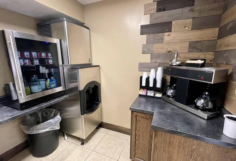 호텔 The Woodridge Inn