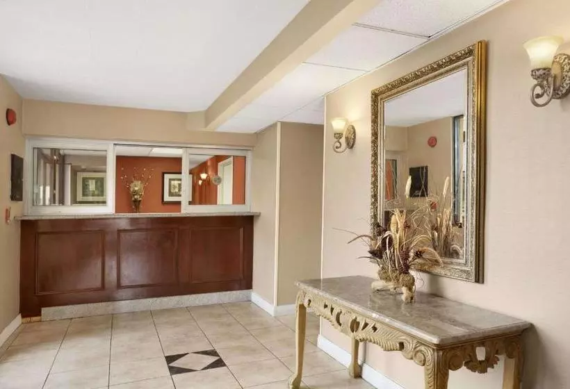 酒店 Travelodge Inn & Suites By Wyndham Gardena Ca