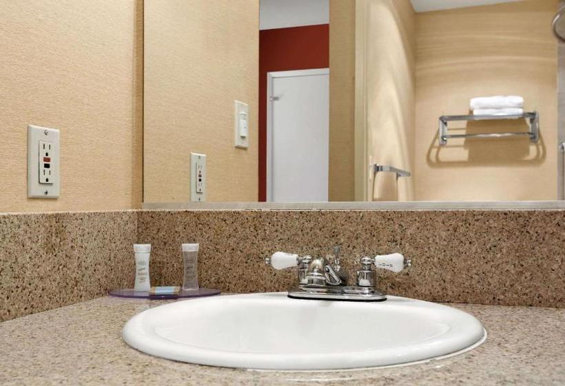 ホテル Travelodge Inn & Suites By Wyndham Gardena Ca