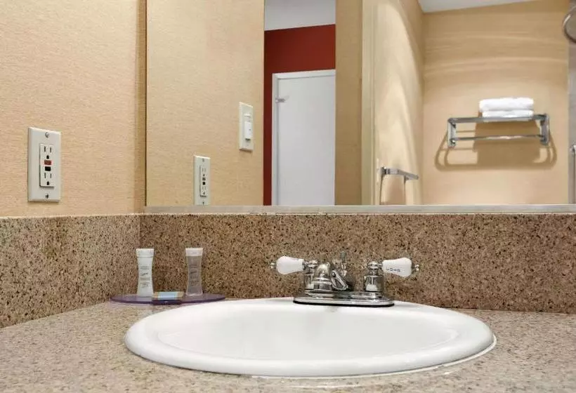 酒店 Travelodge Inn & Suites By Wyndham Gardena Ca