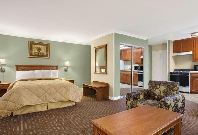 ホテル Travelodge Inn & Suites By Wyndham Gardena Ca