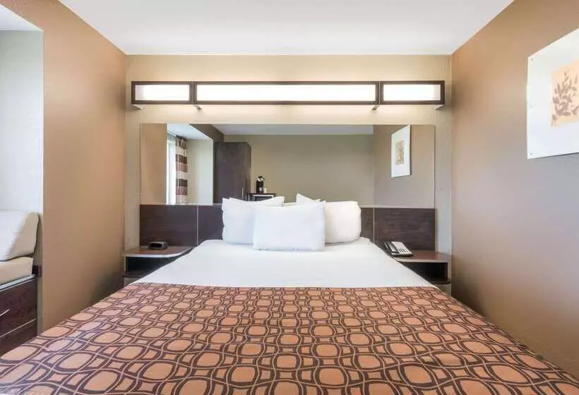 Microtel Inn & Suites By Wyndham Dickinson