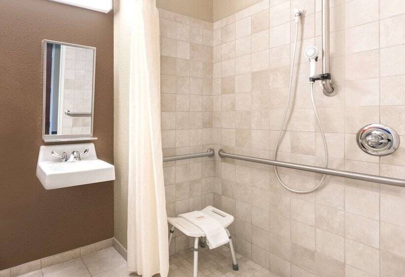 Microtel Inn & Suites By Wyndham Dickinson