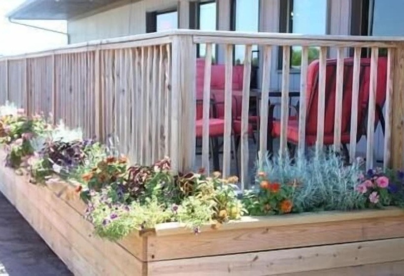 فندق على الطريق Vintage Block Inn & Suites