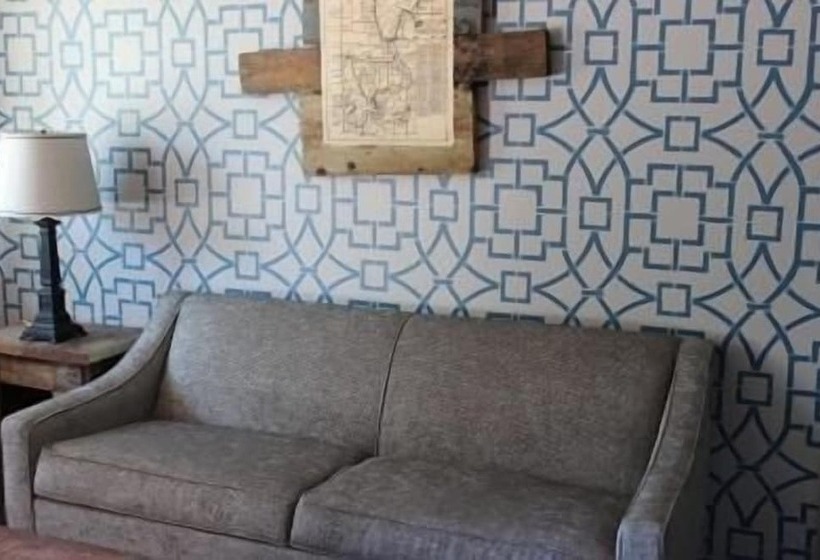 فندق على الطريق Vintage Block Inn & Suites