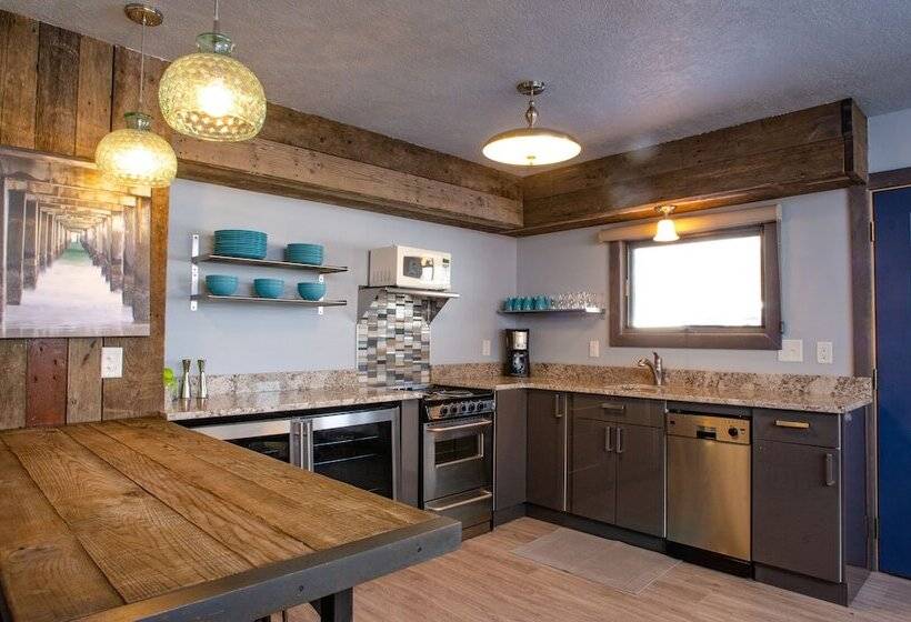 فندق على الطريق Vintage Block Inn & Suites