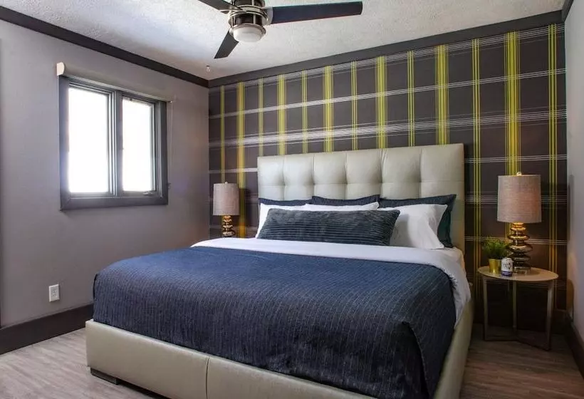 فندق على الطريق Vintage Block Inn & Suites