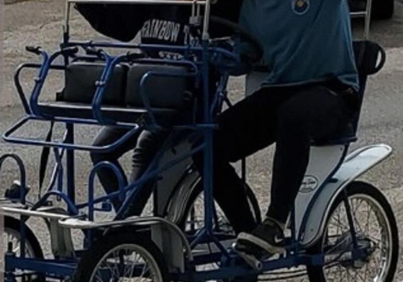 فندق على الطريق Vintage Block Inn & Suites