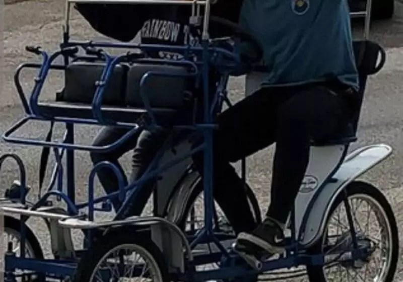 فندق على الطريق Vintage Block Inn & Suites