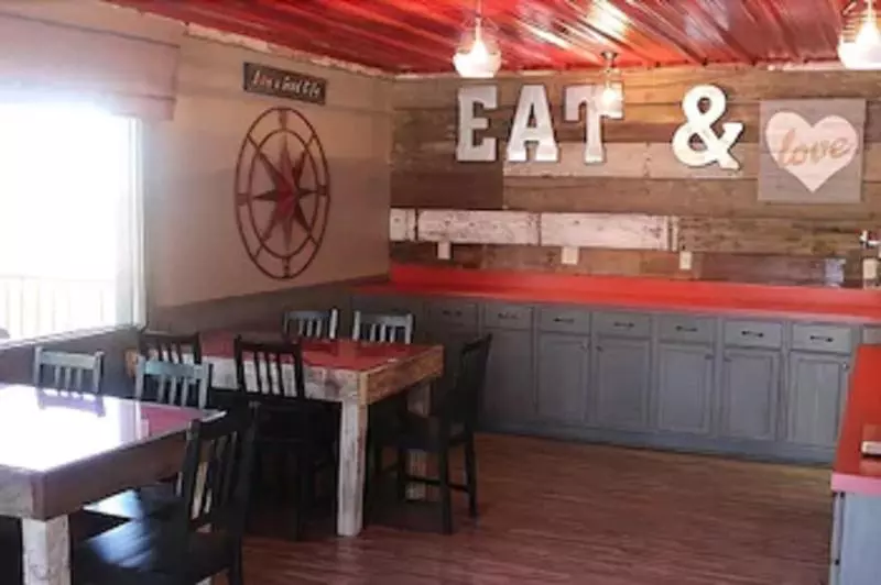 فندق على الطريق Vintage Block Inn & Suites