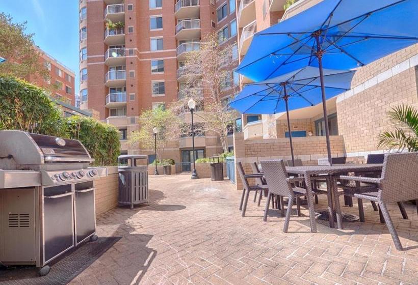 Oakwood At Ballston Place