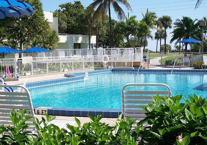 渡假胜地  Berkshire By The Sea