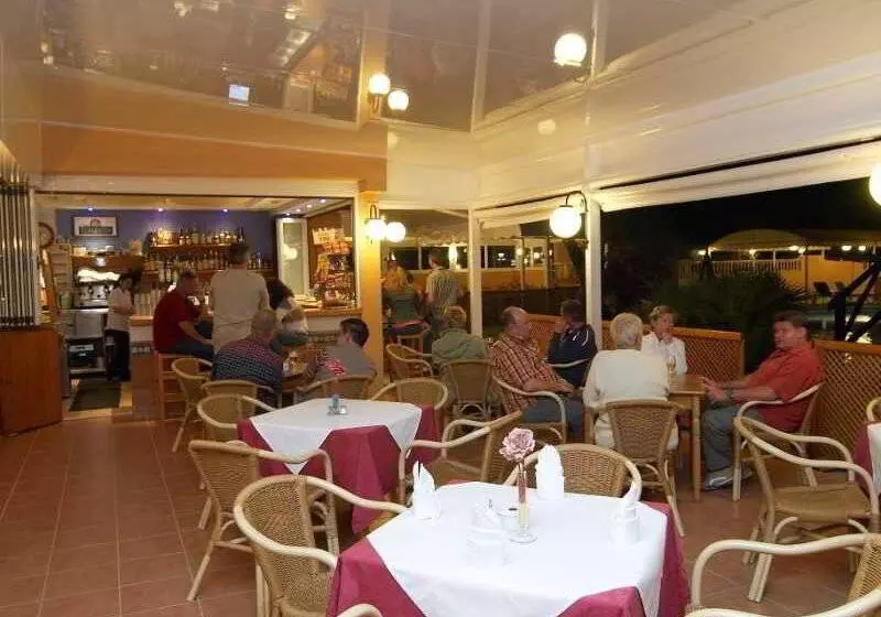 Ses Eufabietes Apartments & Restaurant