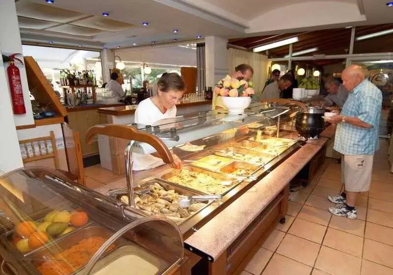 Ses Eufabietes Apartments & Restaurant