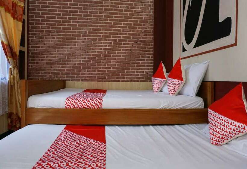 בית מלון כפרי The Castury Homestay Syariah By Oyo Rooms