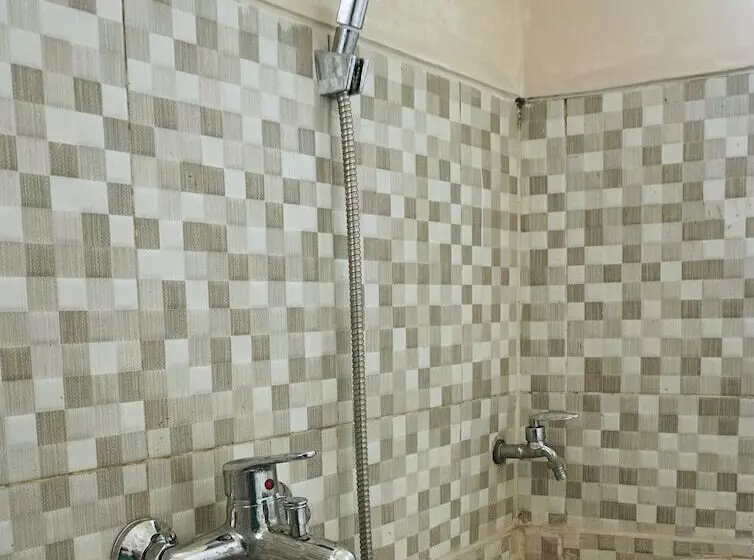 Hotelli The Castury Homestay Syariah By Oyo Rooms