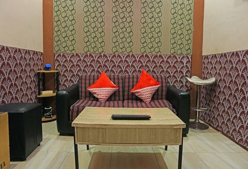 בית מלון כפרי The Castury Homestay Syariah By Oyo Rooms