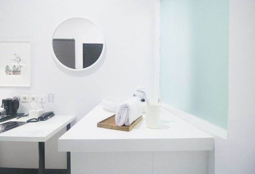 בית מלון כפרי Reddoorz Plus @ Manokwari City Center