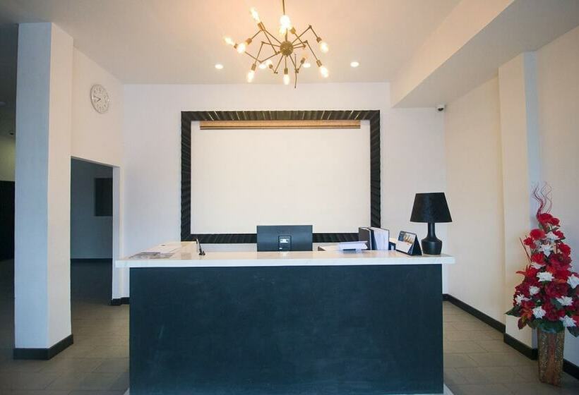 בית מלון כפרי Reddoorz Plus @ Manokwari City Center