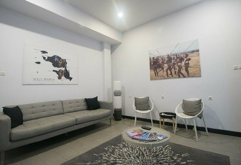 בית מלון כפרי Reddoorz Plus @ Manokwari City Center