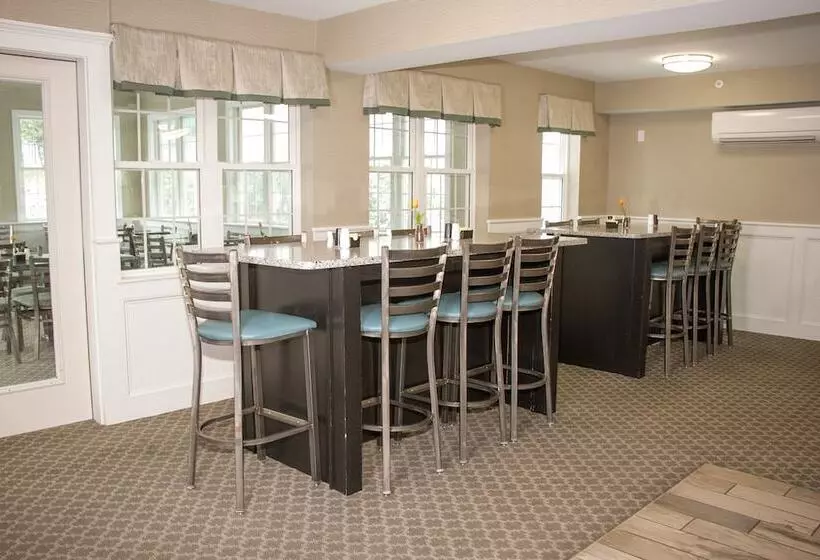 ホテル Acadia Inn