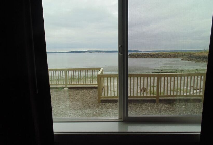 Отель Water Front Inn