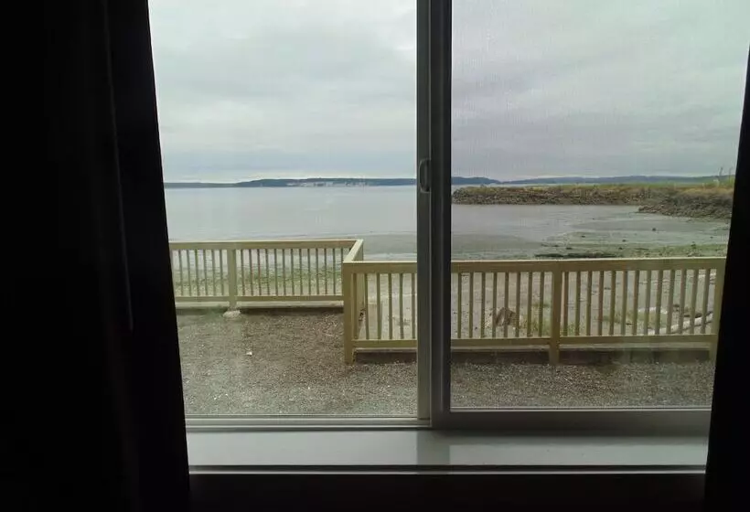 Отель Water Front Inn