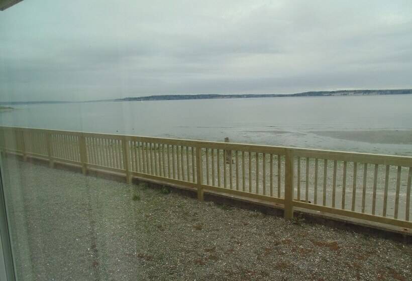 Отель Water Front Inn