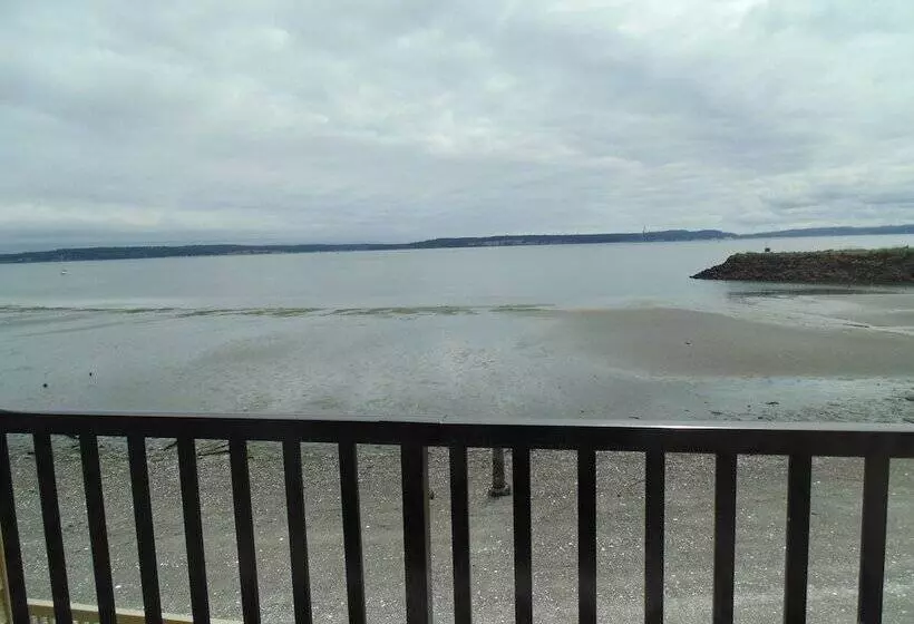 Отель Water Front Inn