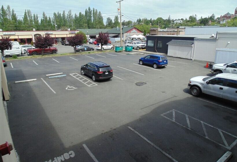 Отель Water Front Inn