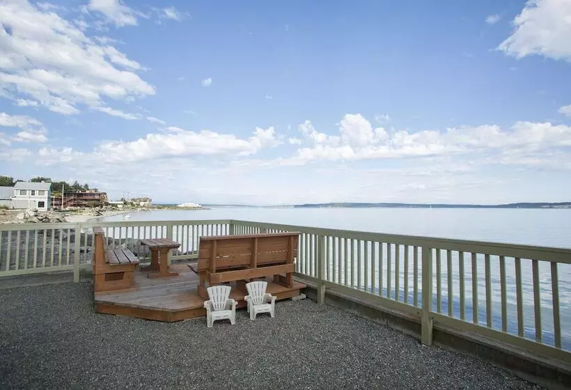 Отель Water Front Inn