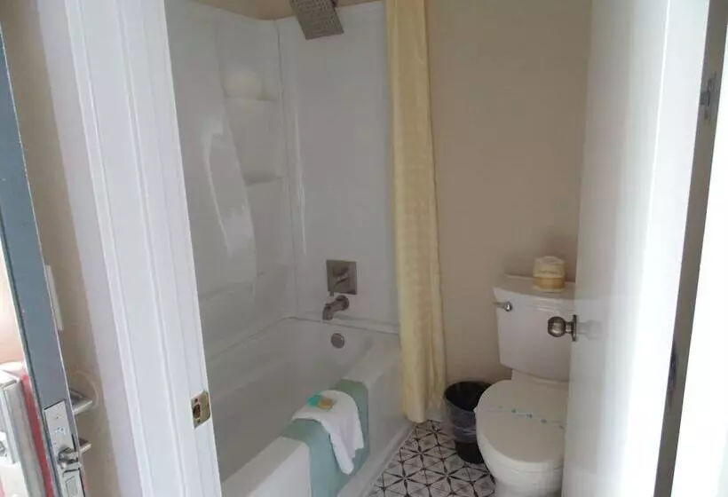 Отель Water Front Inn