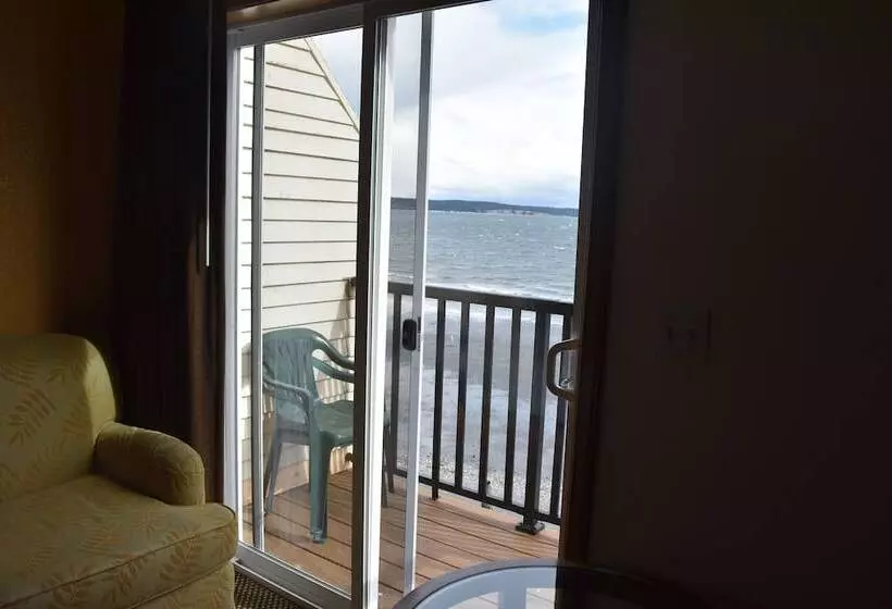 Отель Water Front Inn