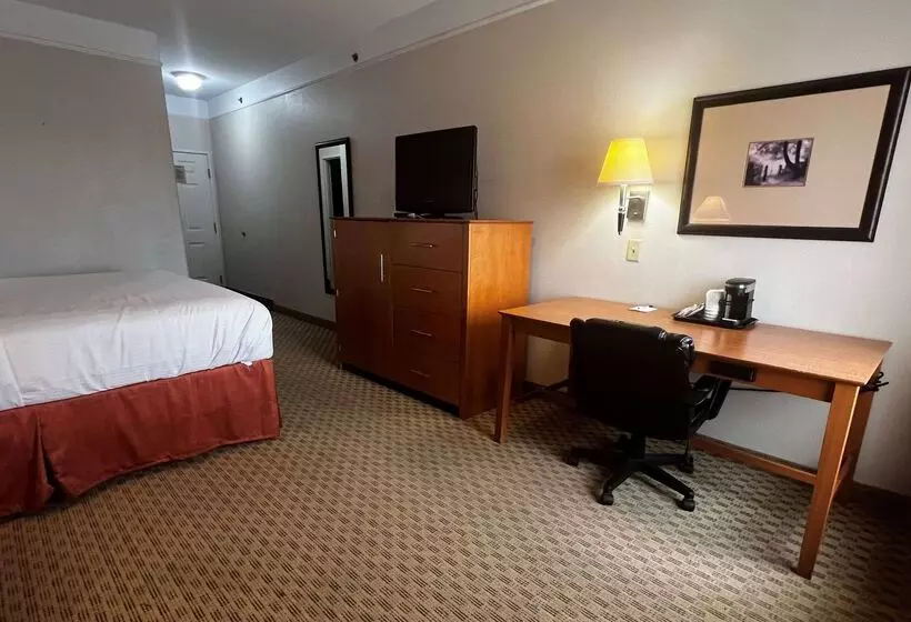 בית מלון כפרי Baymont By Wyndham Brenham