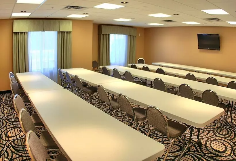 ホテル Best Western Plus Airport Inn & Suites