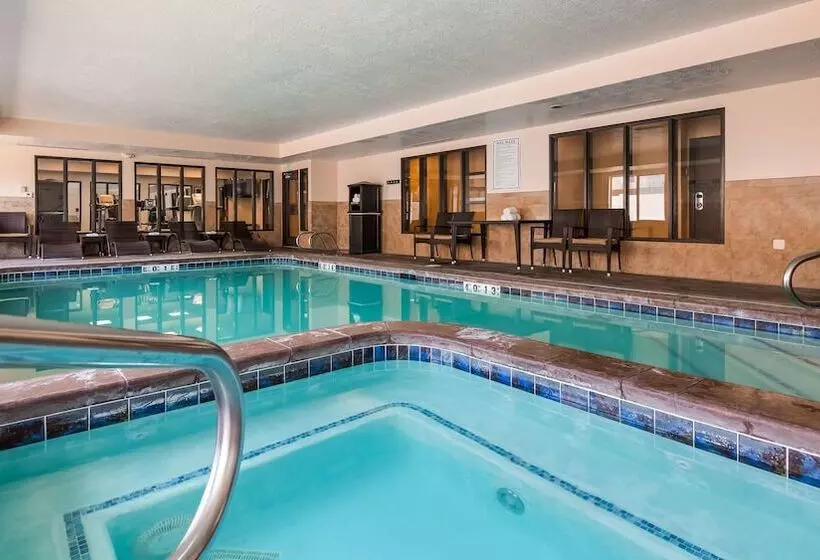 ホテル Best Western Plus Airport Inn & Suites