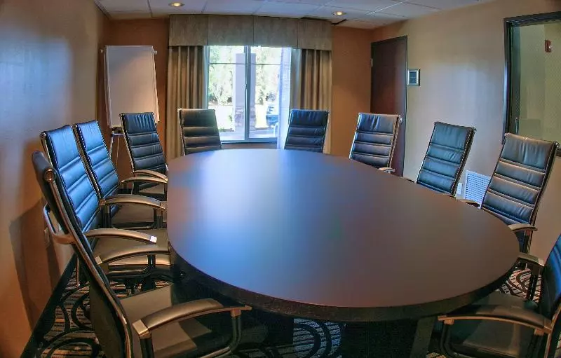 ホテル Best Western Plus Airport Inn & Suites
