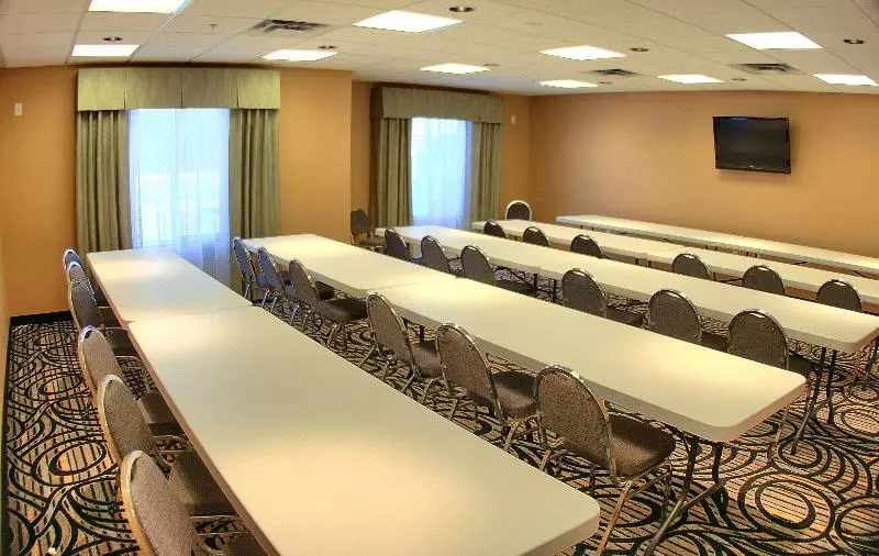 ホテル Best Western Plus Airport Inn & Suites