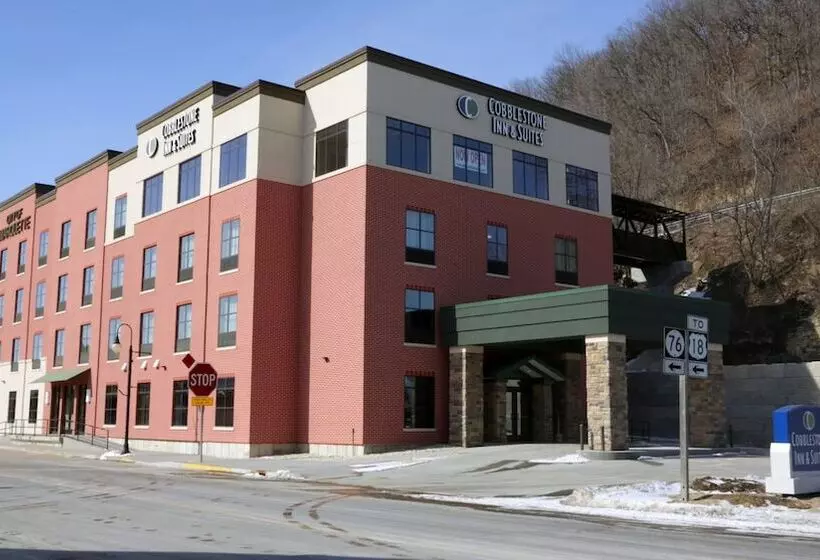 فندق Cobblestone Inn & Suites  Marquette