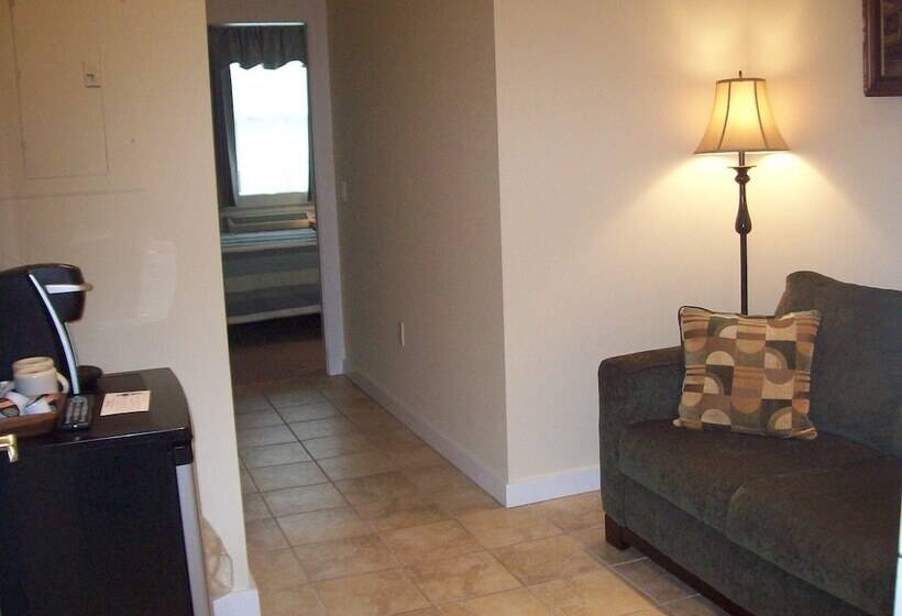 ホテル Colonel S Suites