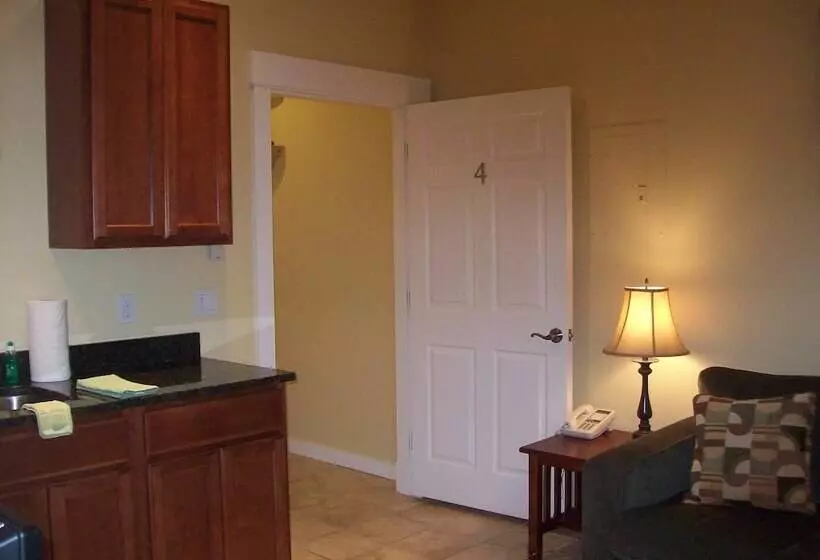 호텔 Colonel S Suites