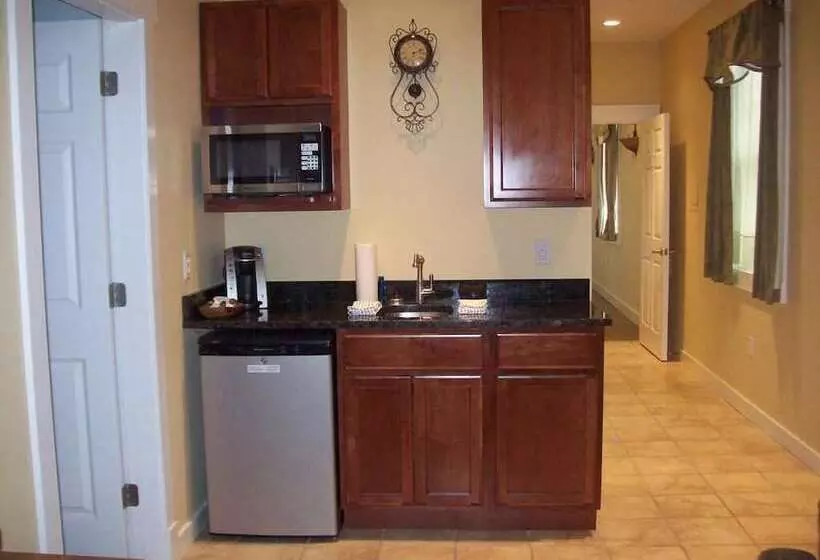 호텔 Colonel S Suites