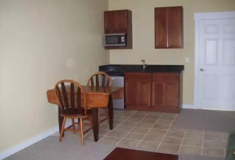 호텔 Colonel S Suites